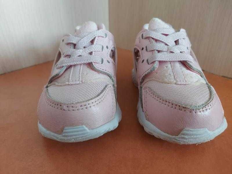 Дитячі кросівки nike air toddler girls huarache run se sneakers