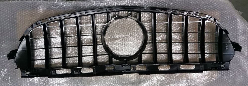 Grelha frontal Mercedes Classe E W212 Look AMG GTR ( NOVA )