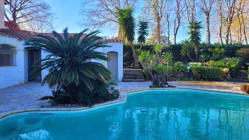 Moradia de 3 Andares com Piscina em Macinhata do Vouga
