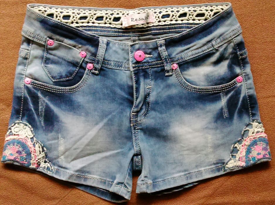 Spodenki jeans haft neon gipura wstawki szydełkowe