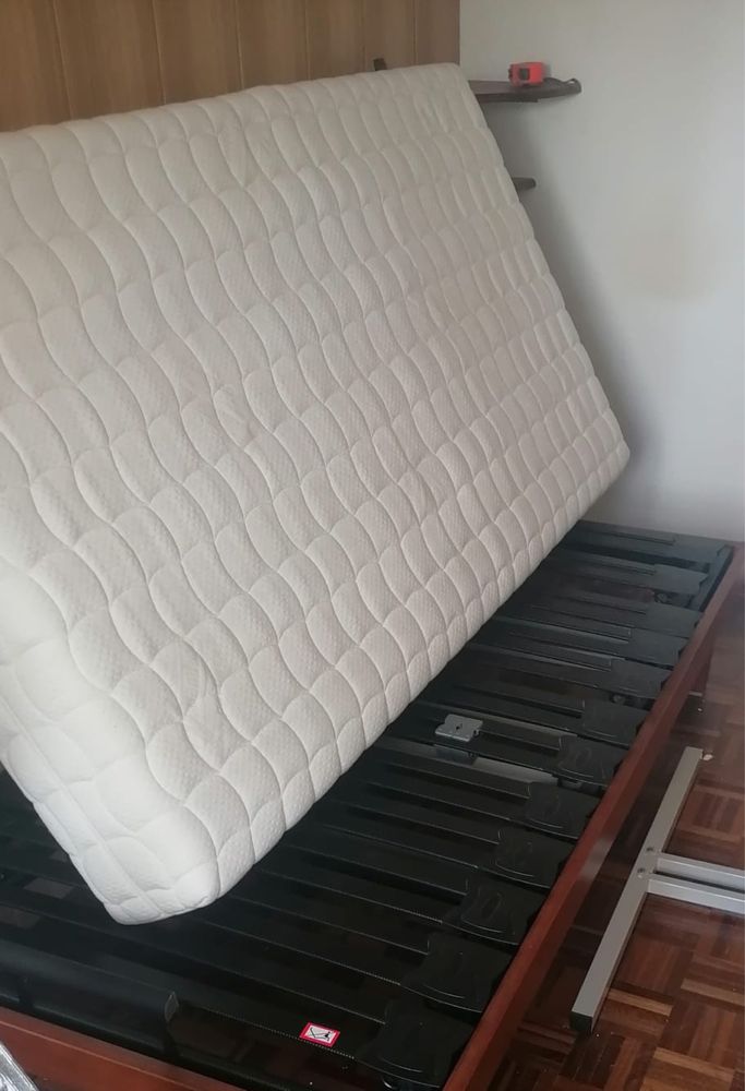 Cama Elétrica articulada, com comando da marca Colunex
