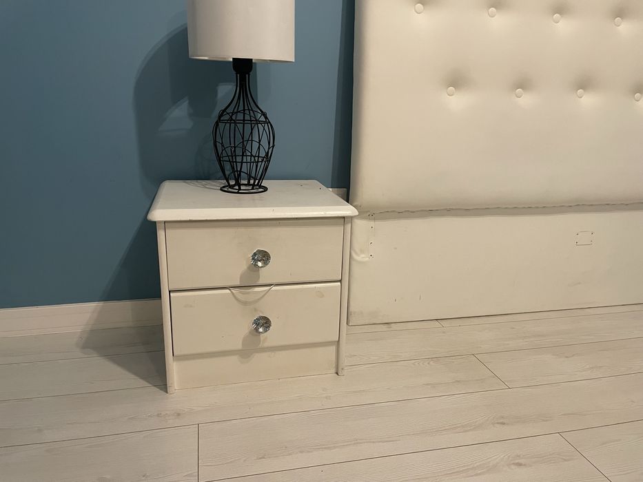 Wezgłowie zagłówek łóżka i szafki nocne