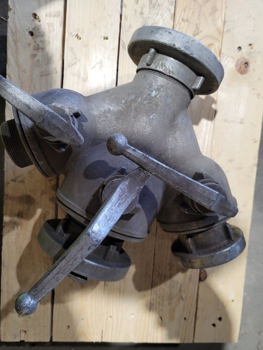 sprzedam potrójny rozdzielacz  do wody