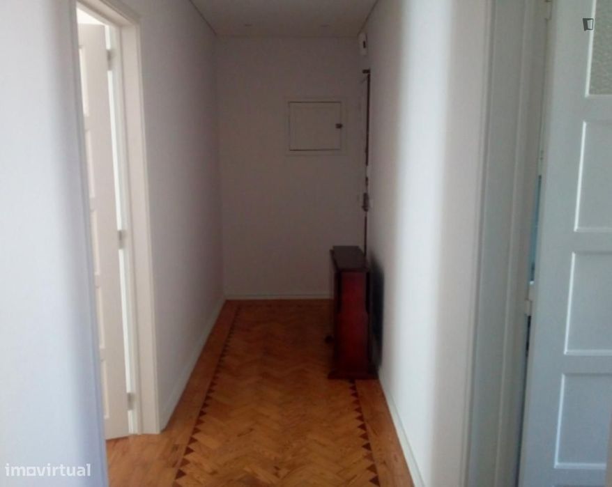 Quarto - localizado em Entrecampos Lisbon