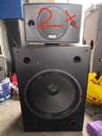 Głośniki i subwoofer.