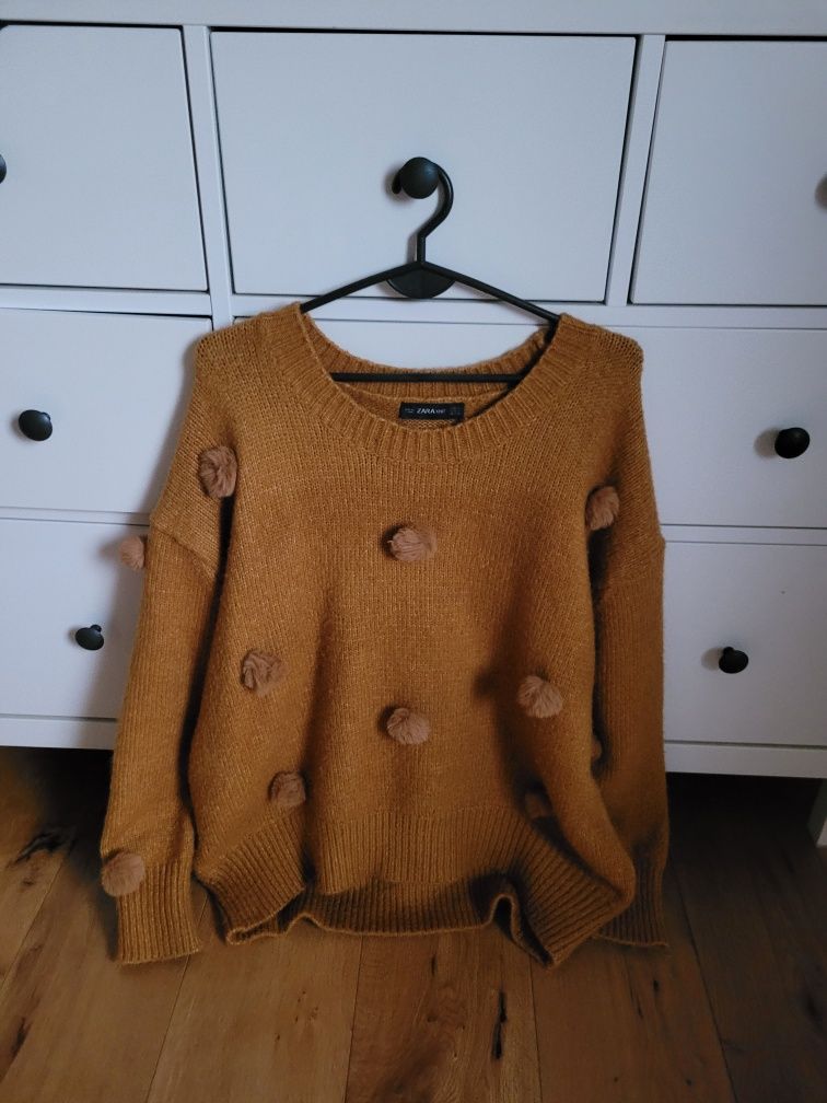 Gruby musztardowy sweter oversize pompony alpaka Zara