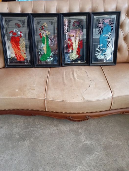 Vendo estes qardos muito bonitos bom estado