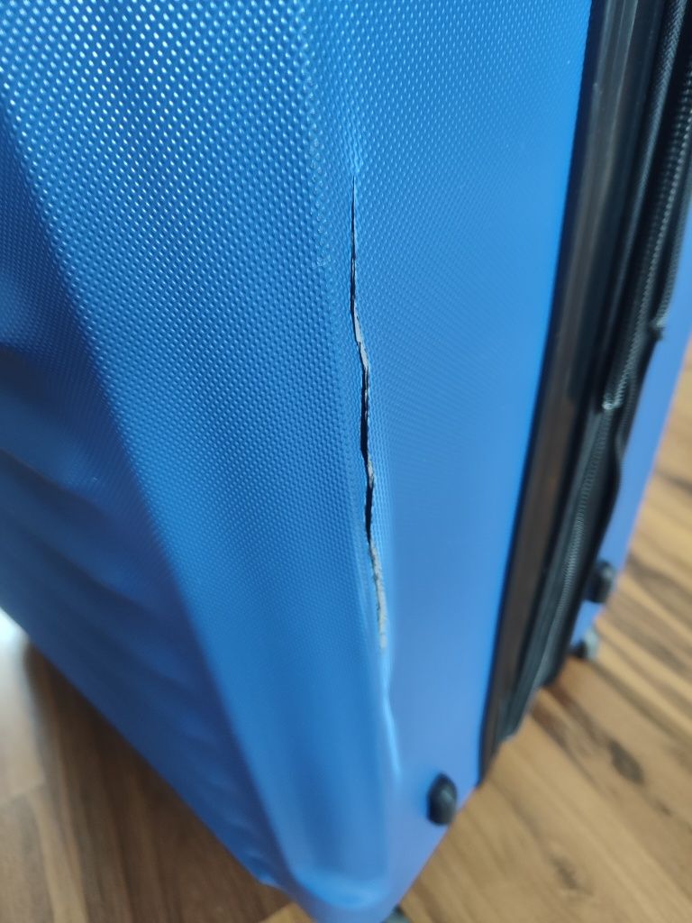 Walizka na kółkach maxi IT markowa lekka tania uszkodzona duża pakowna