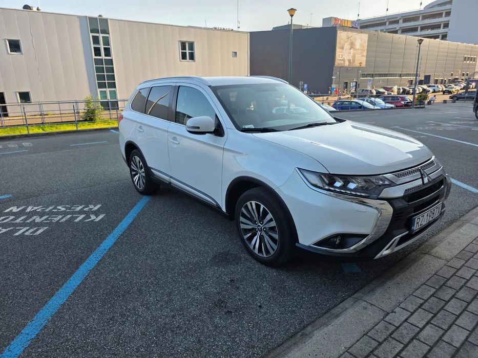 Mitsubishi Outlander Mitsubishi Outlander 2.0 Intense + SDA 4WD CVT - Salon Polska FV 23%