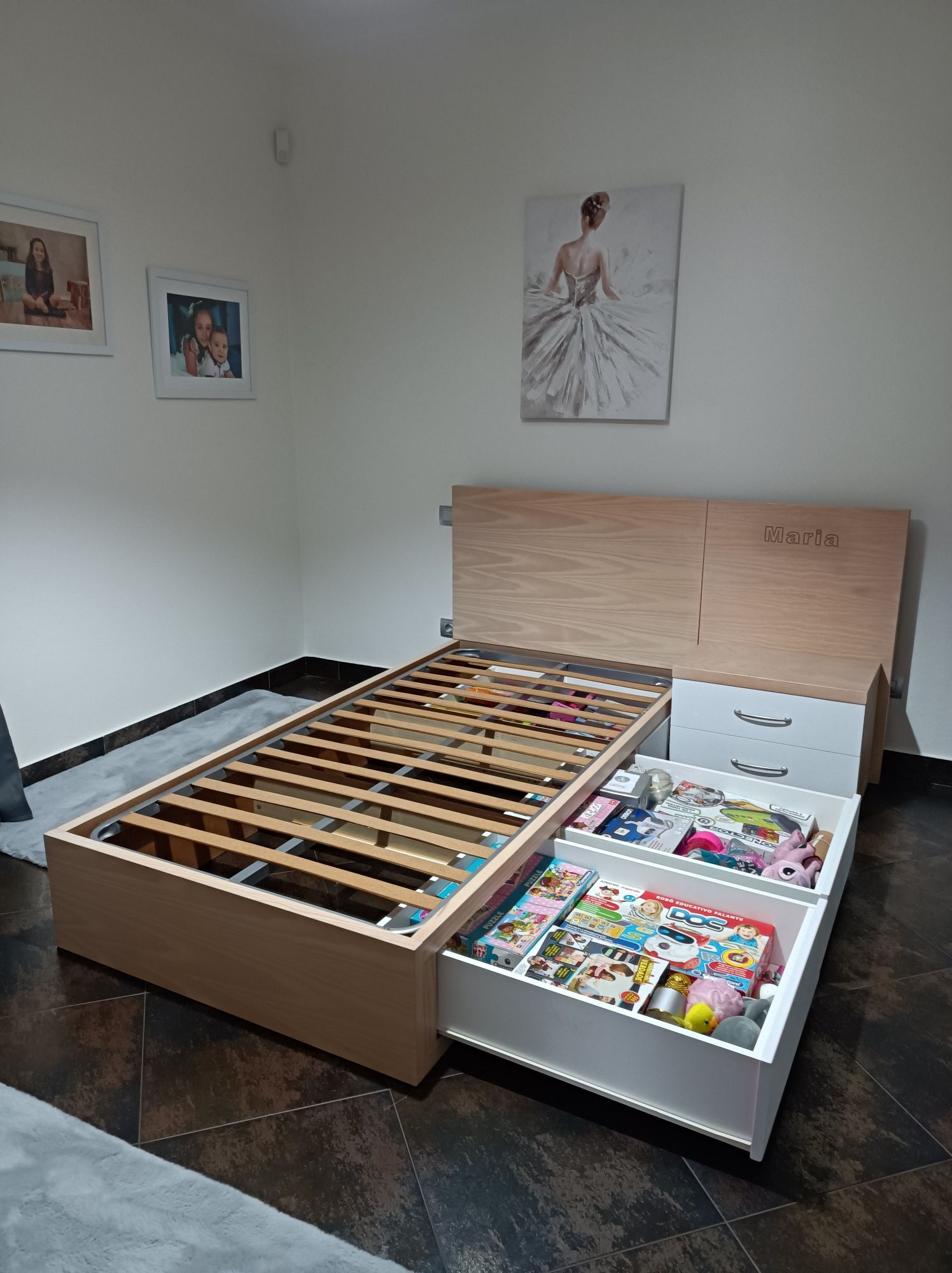 Cama com 3 gavetas e mesa cabeceira