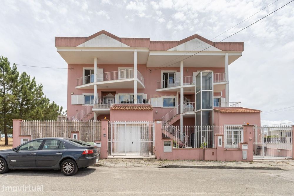 Moradia T5 em Foros de Amora