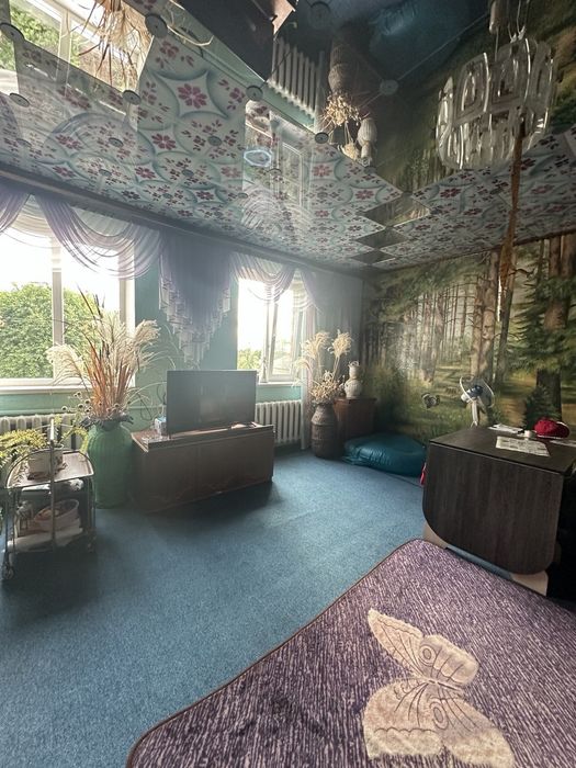 Здається 2-х поверховый Будинок