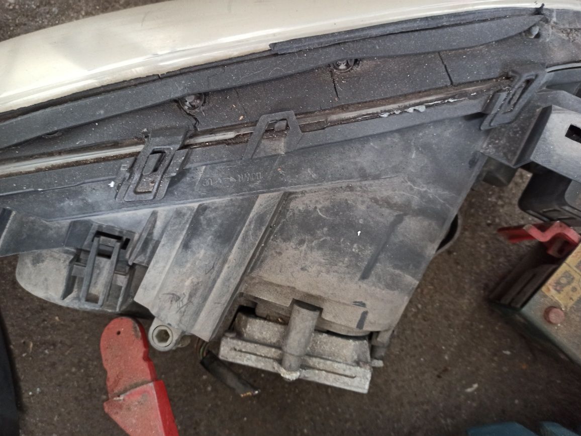Ford mondeo mk3 lampa przód lewa prawa xenon