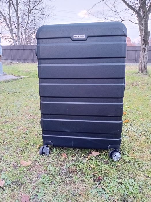 Дорожня валіза пластикова