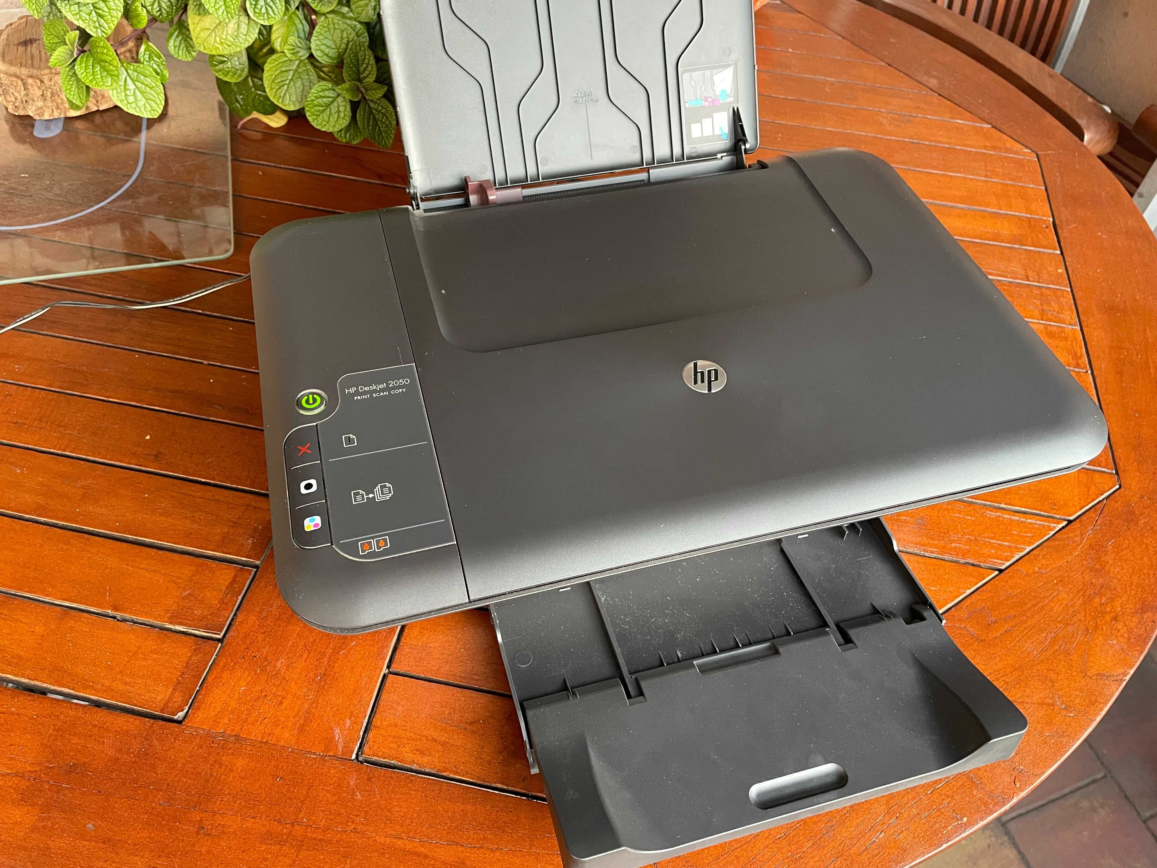 Drukarka (urządzenie wielofunkcyjne) HP Deskjet 2050