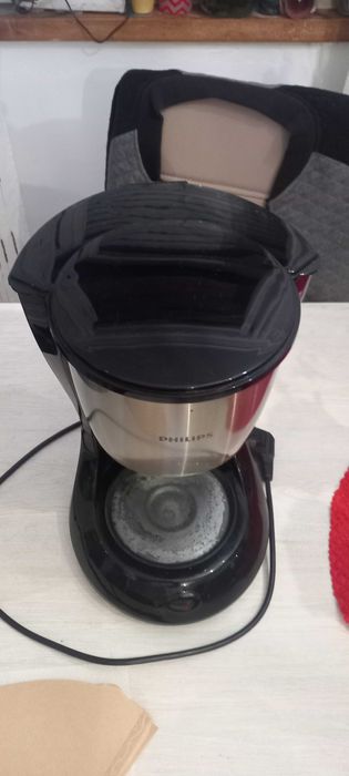 2 maquinas café 1 d pastilha e 1 d saco de caneca+ 3 cestos plástico