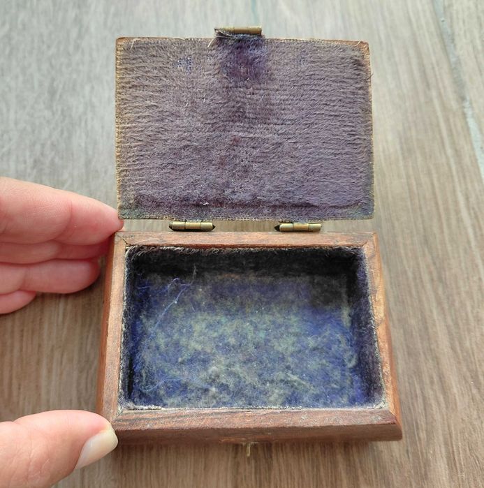 Caixinha em madeira/Guarda jóias