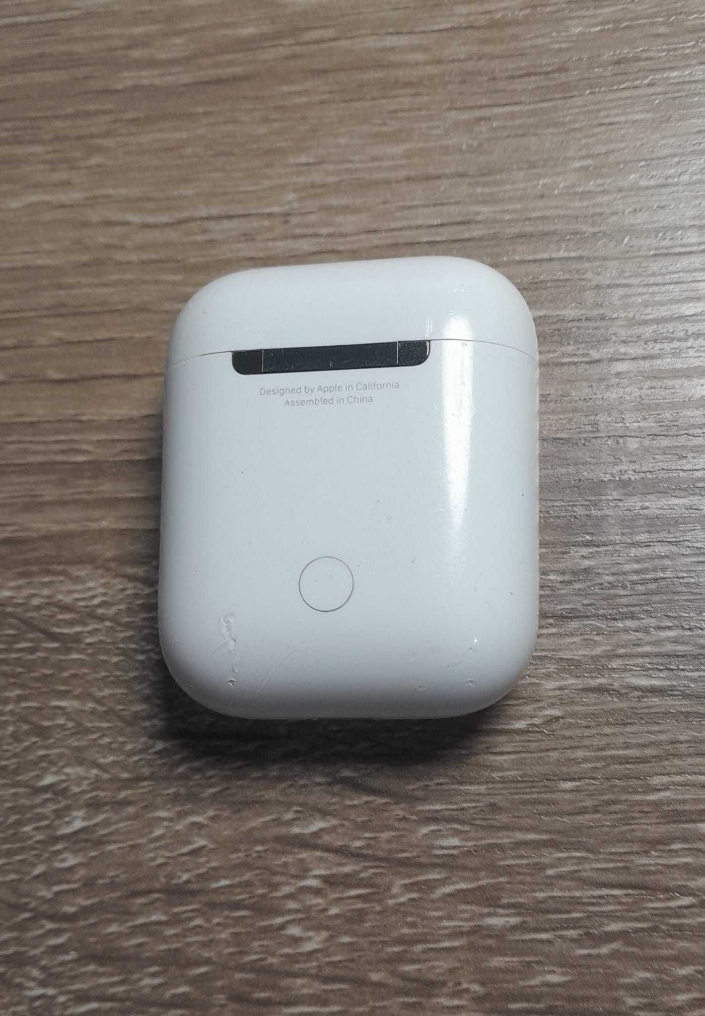 Caixa de airpods semi-nova