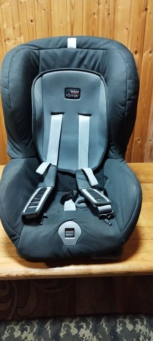 Дитяче автокрісло Britax Romer universal