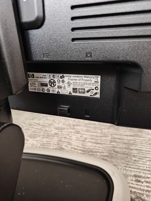 Монітор для комп'ютера HP L1940T HSTND-2B02