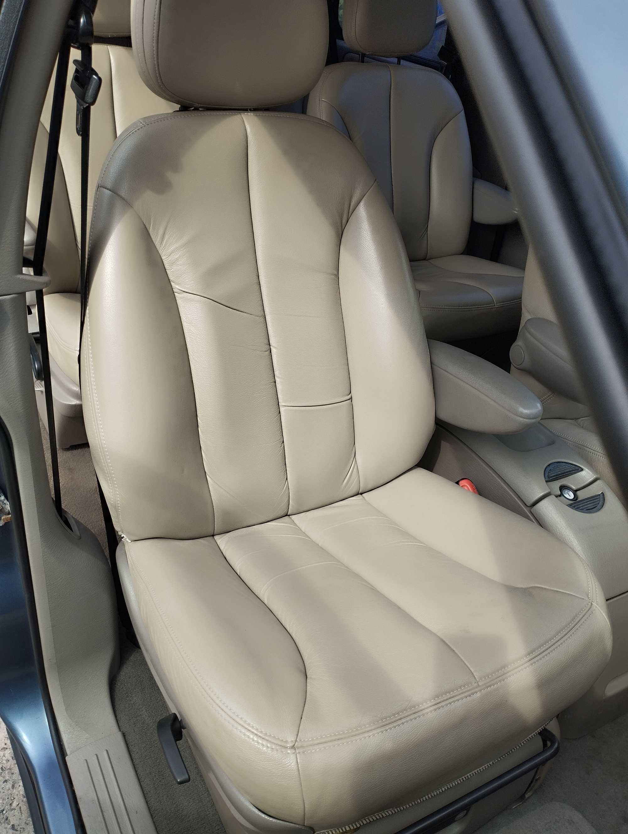 Chrysler Grand Voyager 3.3 v6 AT минивен на автомате газ бензин