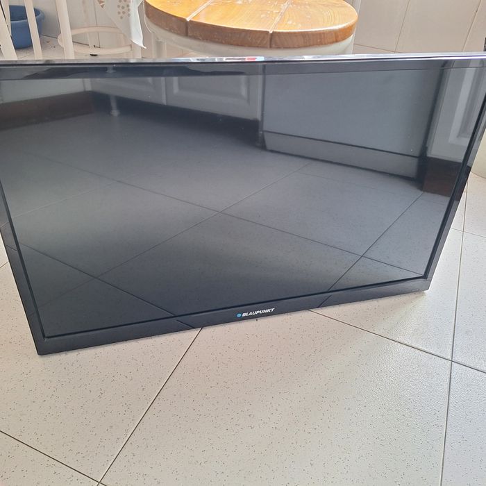 TV Led Blaupunkt 32" com comando original com avarial