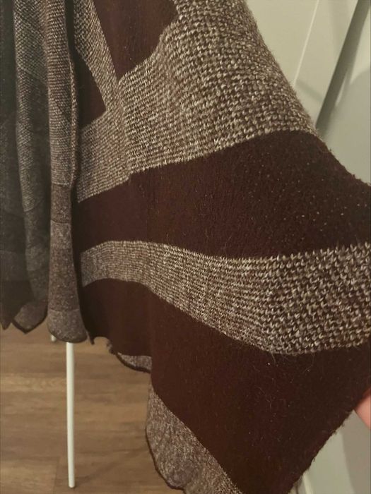 Poncho de lã ZARA