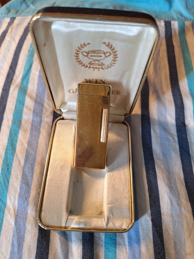 Vendo isqueiro win a gás antigo por 15 euros mais portes