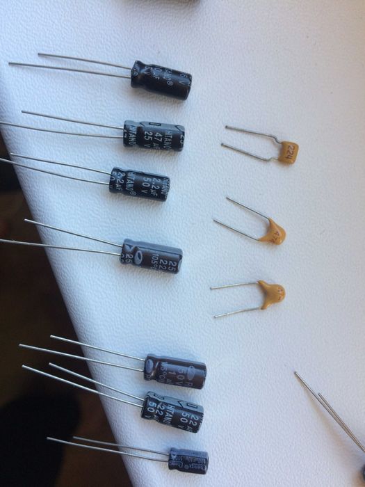 Конденсаторы новые и б/у все что на фото