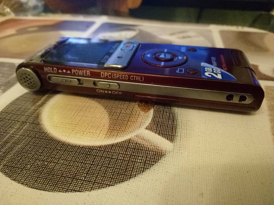 Диктофон стерео Sony ICD-UX200 2Gb