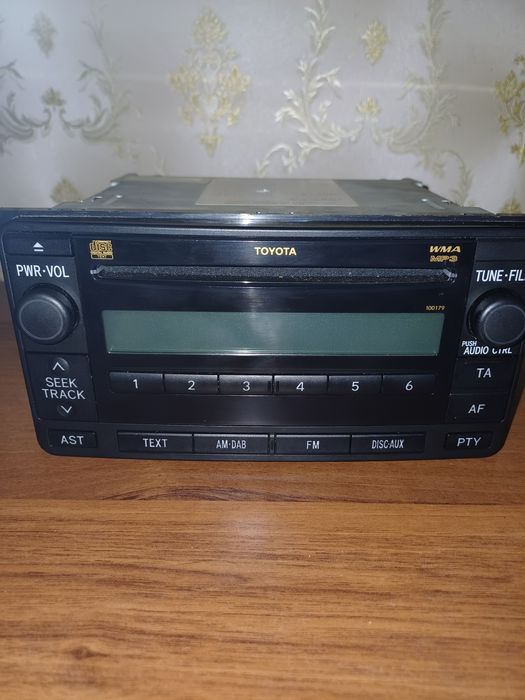Оригінальна автомагнітола Toyota