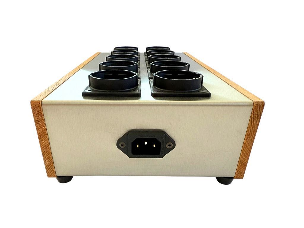 Listwa zasilająca Solid Core Audio Purist x10