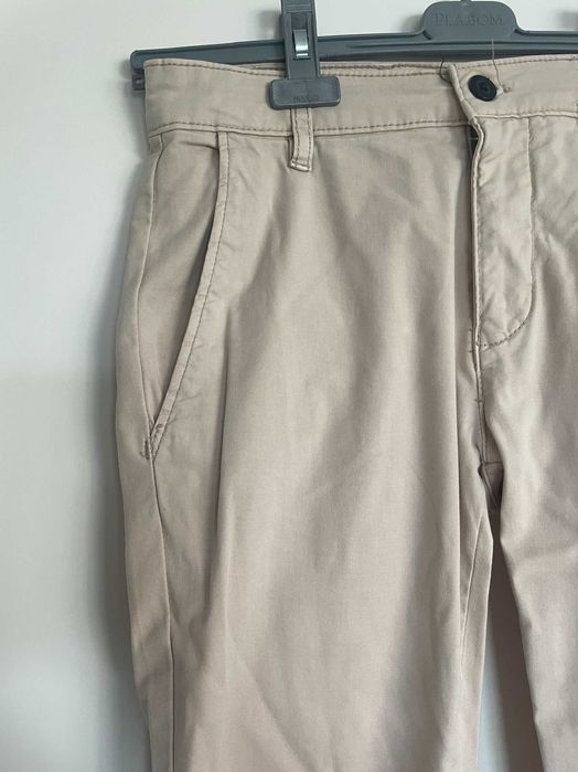 Calças beges, tipo Chinos, com fecho, Zara - 36
