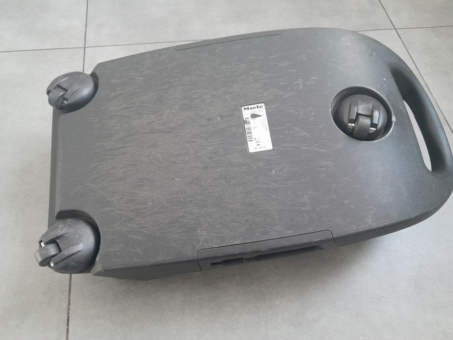 Odkurzacz Miele C3 S8 obudowa kółka