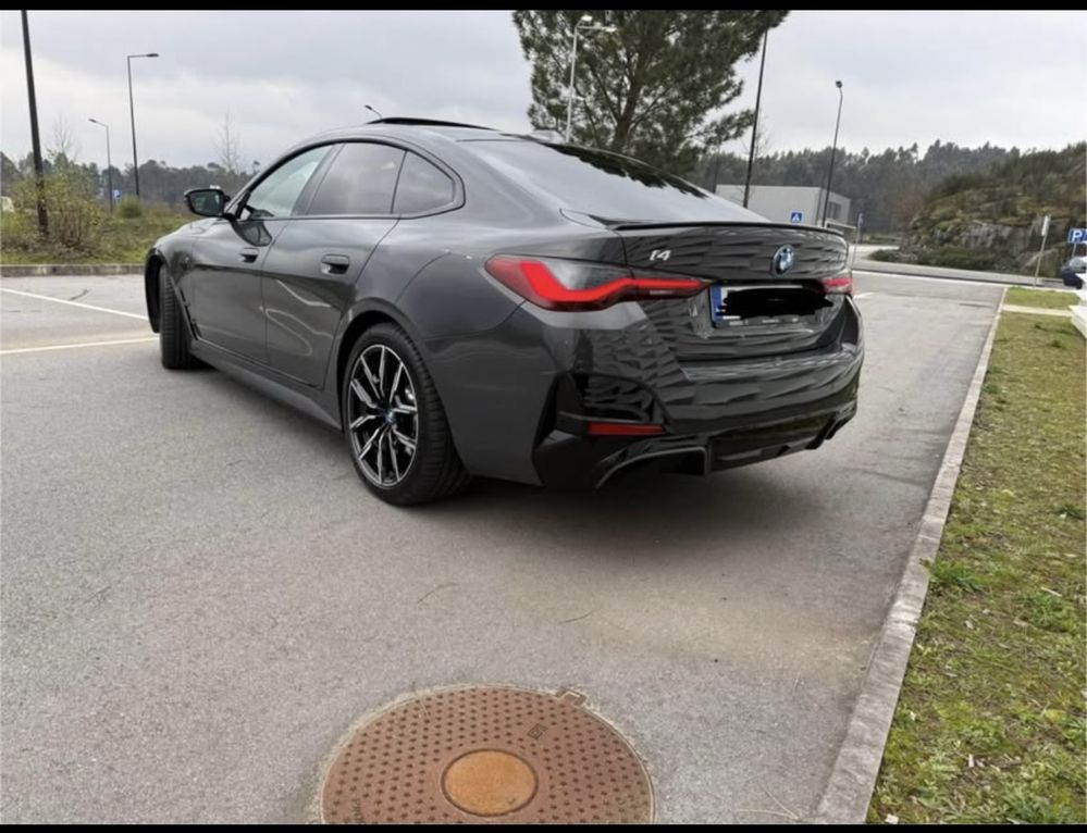 Bmw i4 Pack M - 12.400km