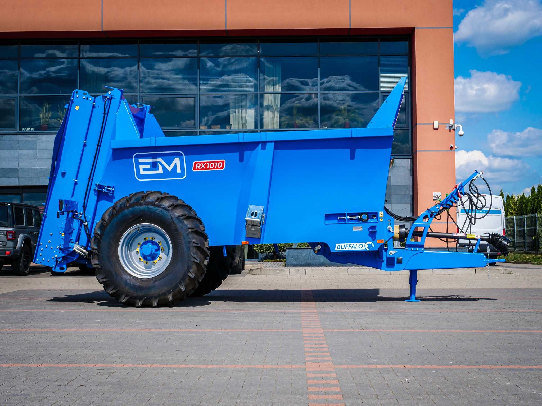 Rozrzutnik obornika EUROMILK Buffalo RX 1010 10,4 m3