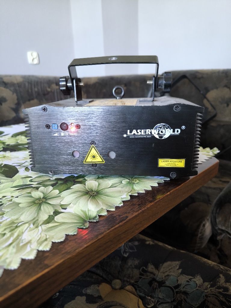 Laser tak ja na zdjęciu.
