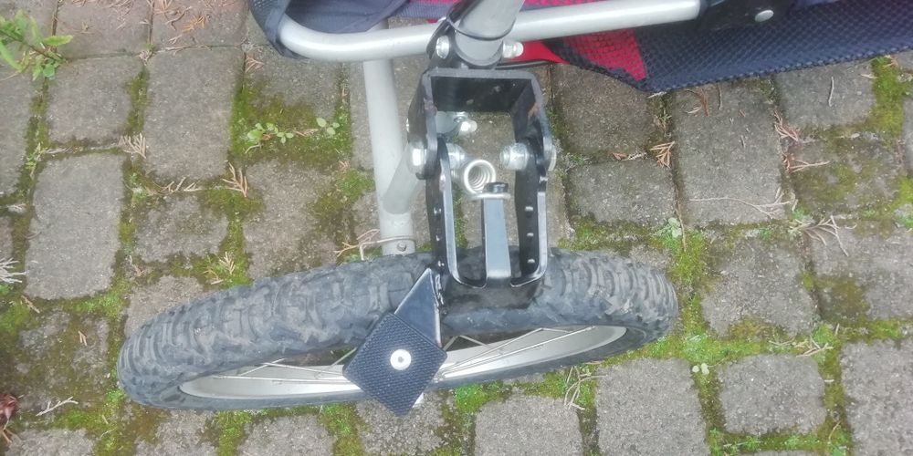 Wózek spacerowy na dużych kołach