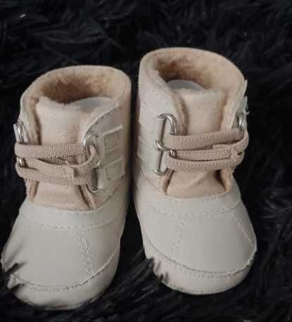 Buty dla dzieci 3-6 miesięcy