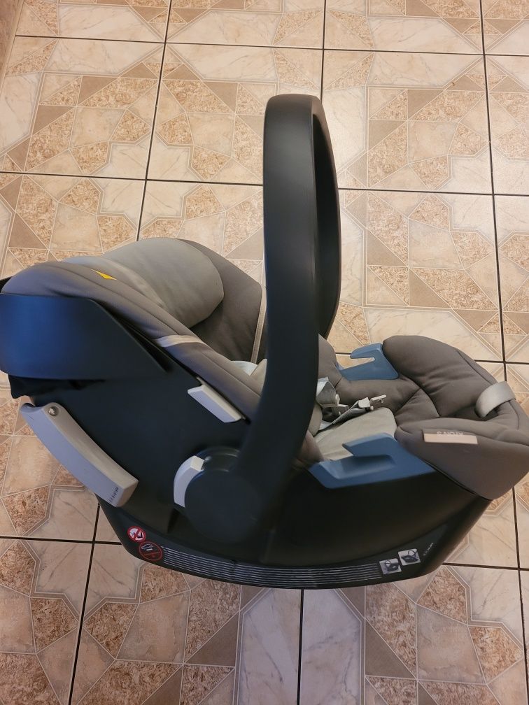 Fotelik samochodowy z baza isofix Cybex Aton5