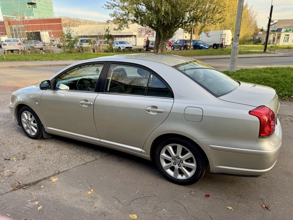 Zadbana TOYOTA Avensis 2004 T25 Hatchback 2.0 Diesel