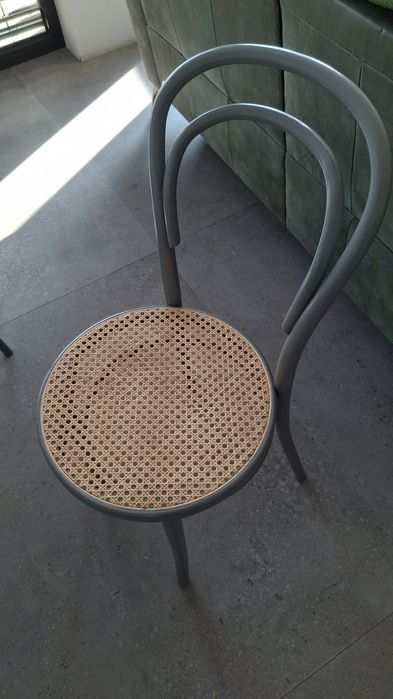 Krzesła FAMEG A-14 rafia rattan Thonet współczesna produkcja