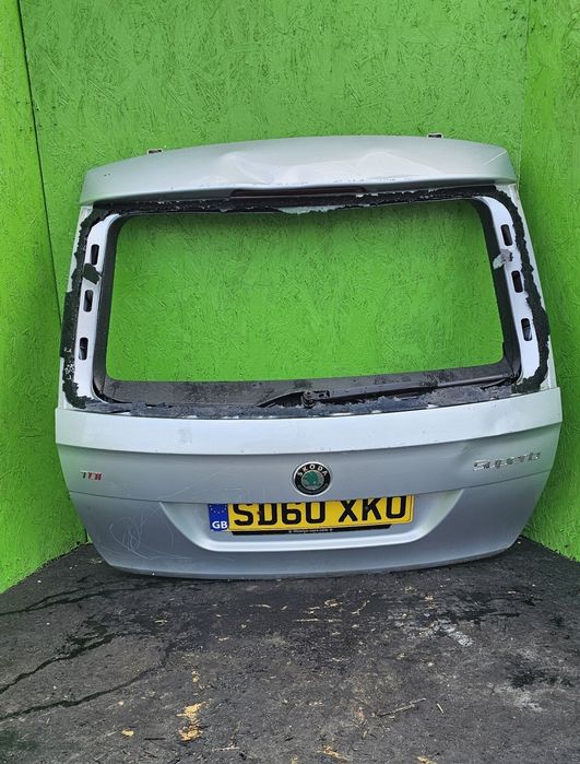 Tylna klapa skoda superb II