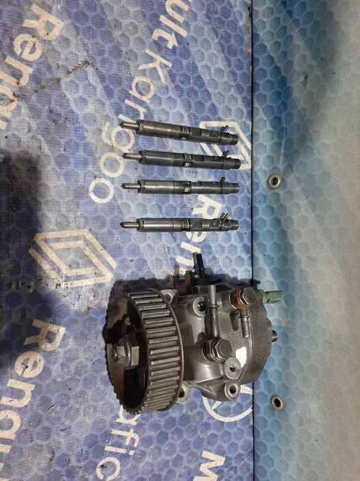ТНВД Форсунка Е5 Паливний насос Рено Кенго Канго Kangoo  2009-2012