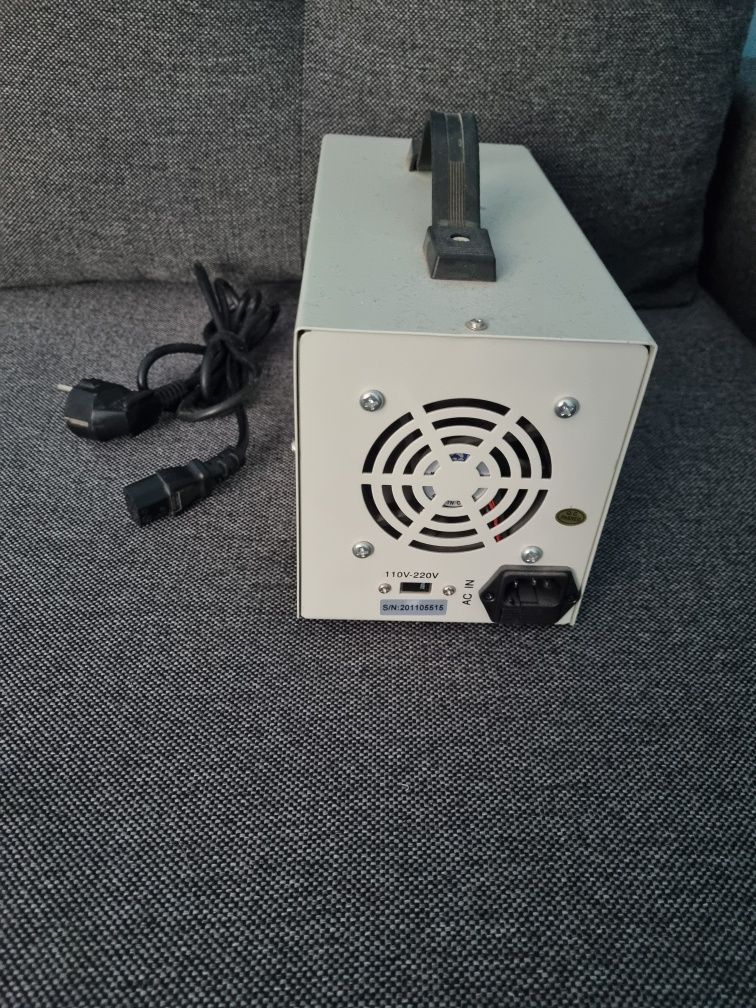 Zasilacz laboratoryjny 30V 5A