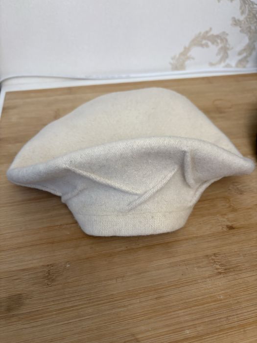 Берет вовна новий,капелюх жовто блакитний і чорно білий