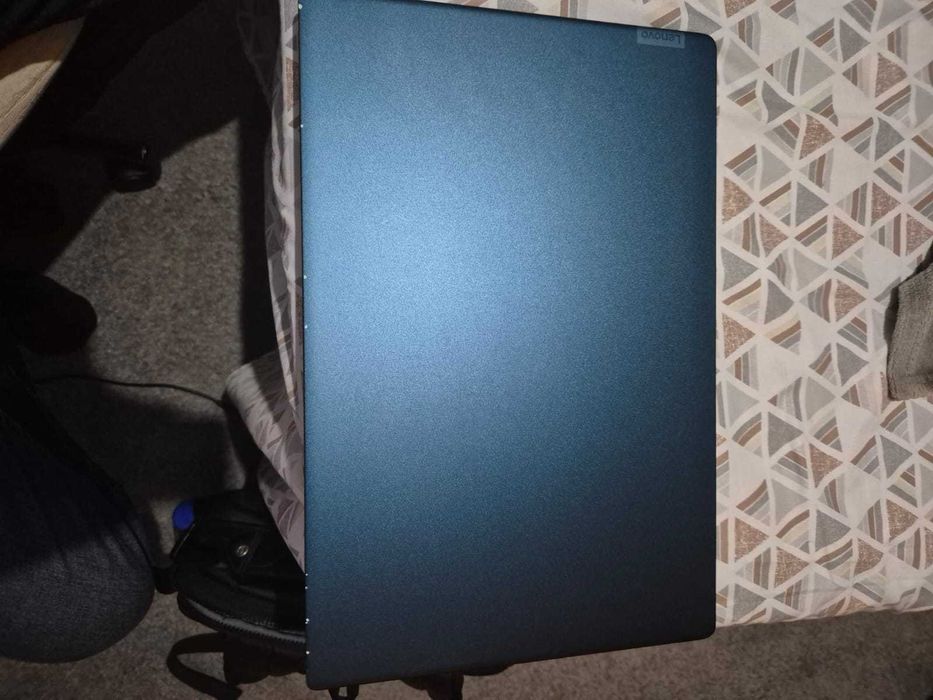 Portátil LENOVO IdeaPad 330S-15IKB