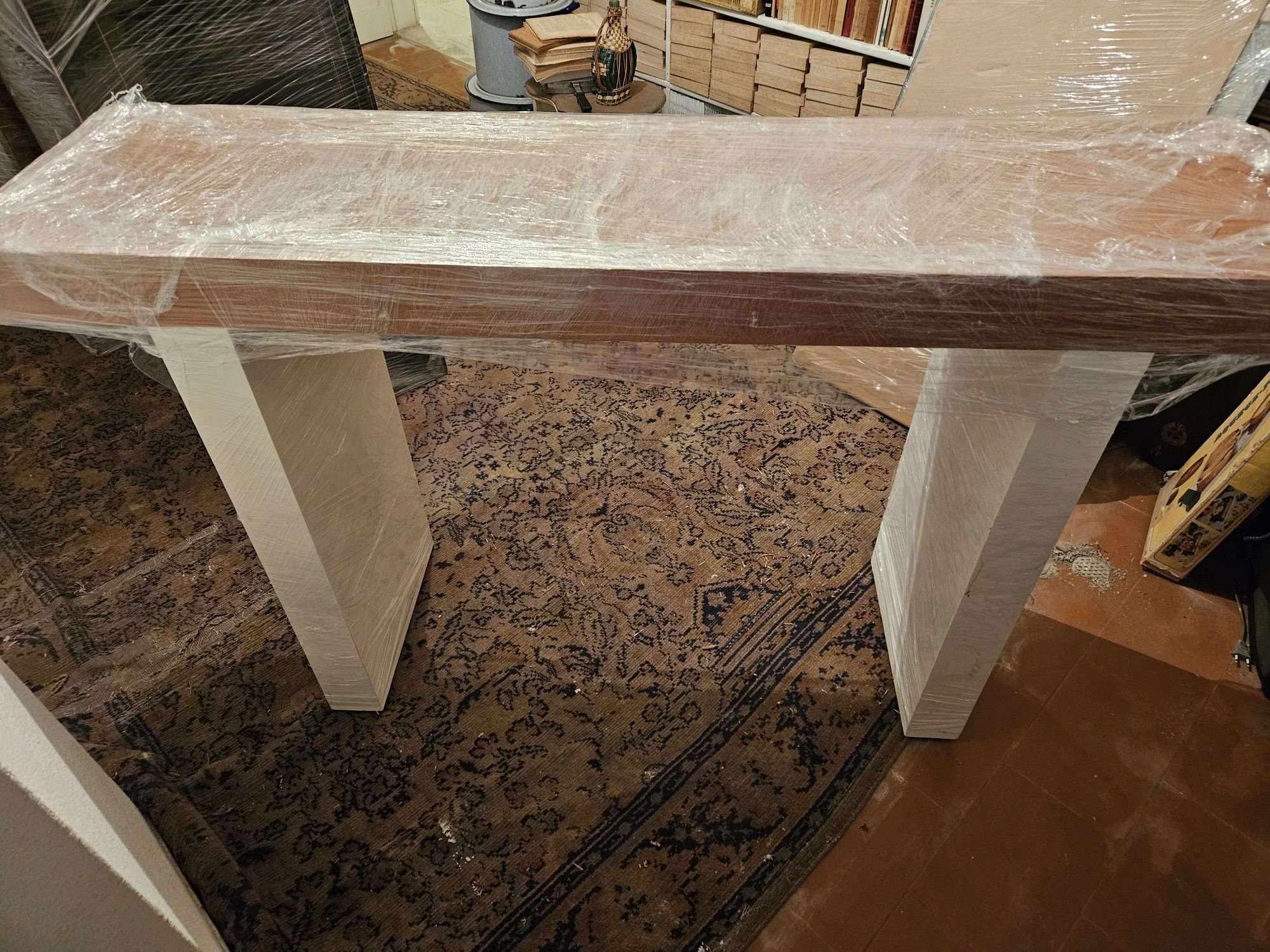 Consolade madeira maciça,  como nova, 150 x 90 x 40