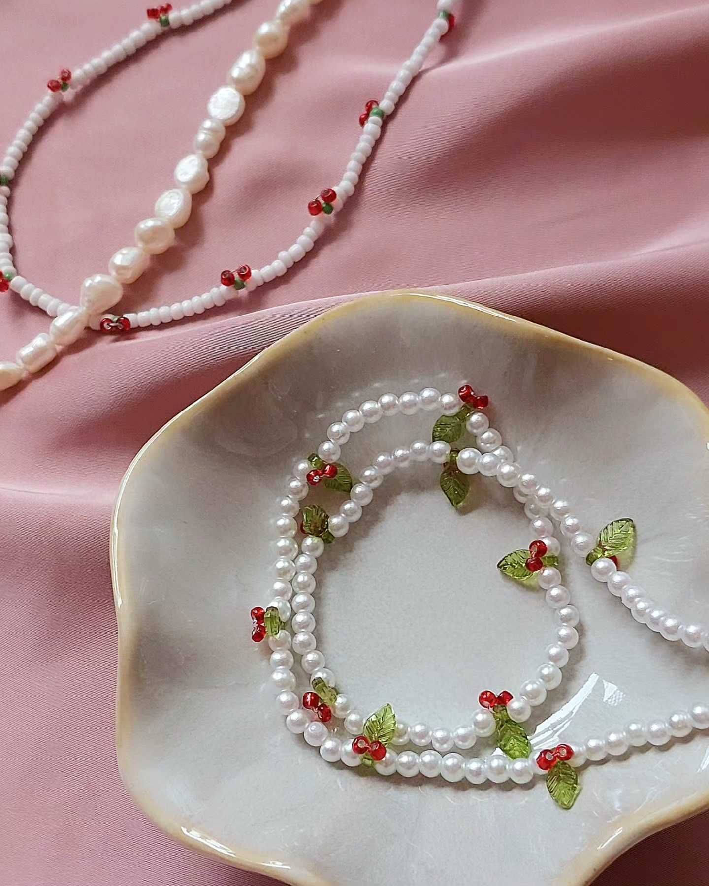 Handmade letni naszyjnik z wisienkami / perły szklane