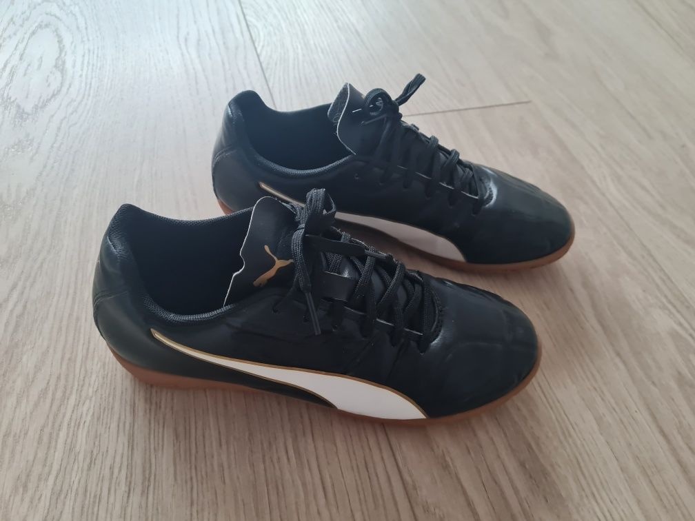 Buty halowe halówki Puma 38 jak nowe